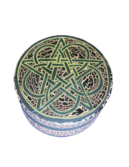Boîte avec pentagramme en rose celtique